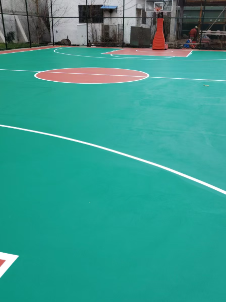 丹凤 球场长期使用易出现地面开裂
